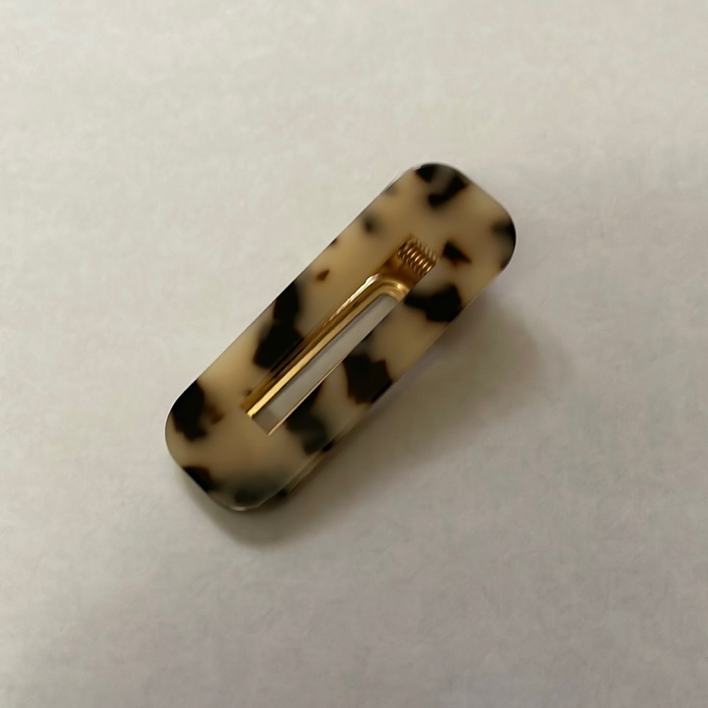 ❤️(2/$10)❤️ Hair clips